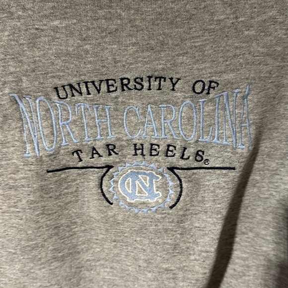 Vintage UNC Sweatshirt!🤍 - Picture 2 of 3